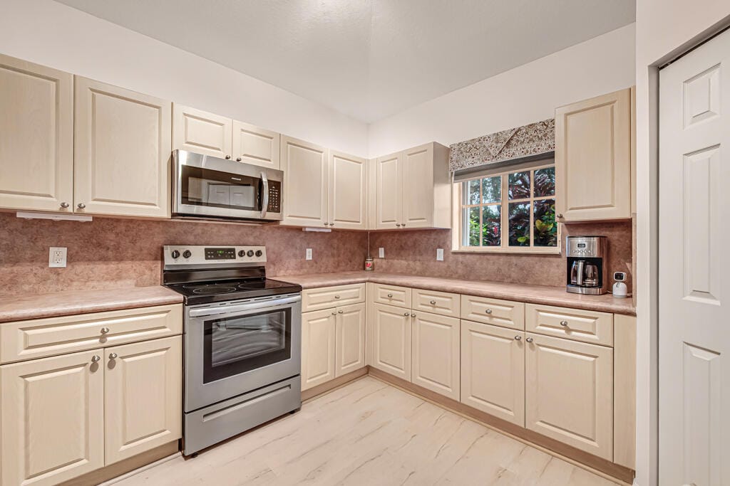 2327 WINDJAMMER Way, West Palm Beach, FL 33411 photo 17