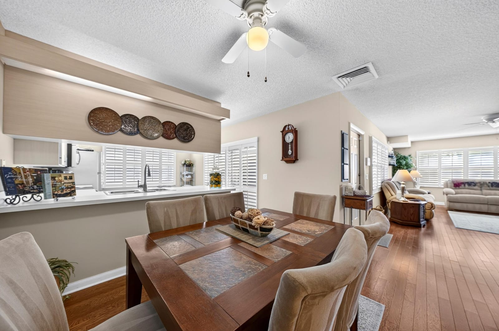 42 Essex Court B — photo 12