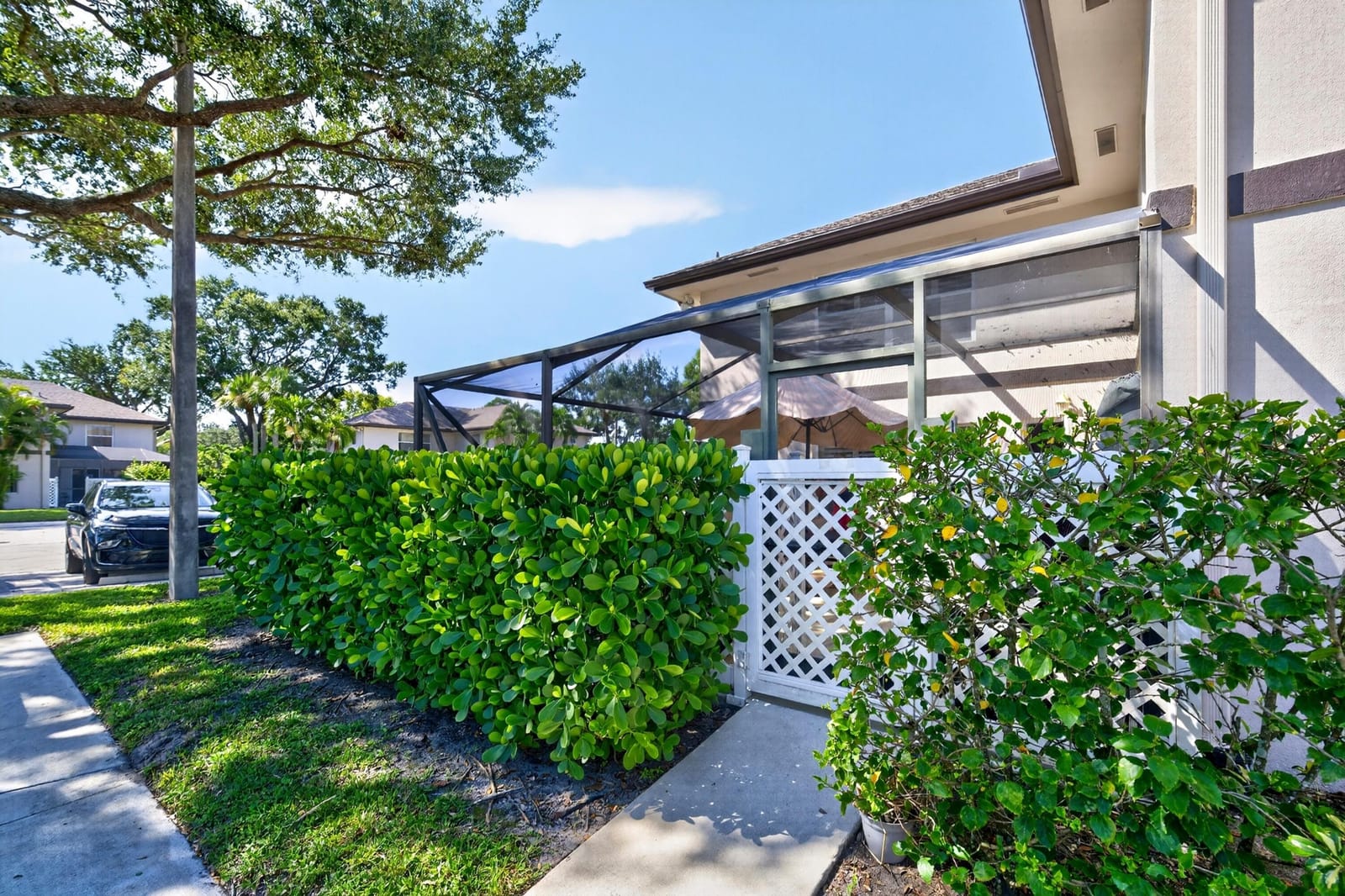 42 Essex Court B — photo 3