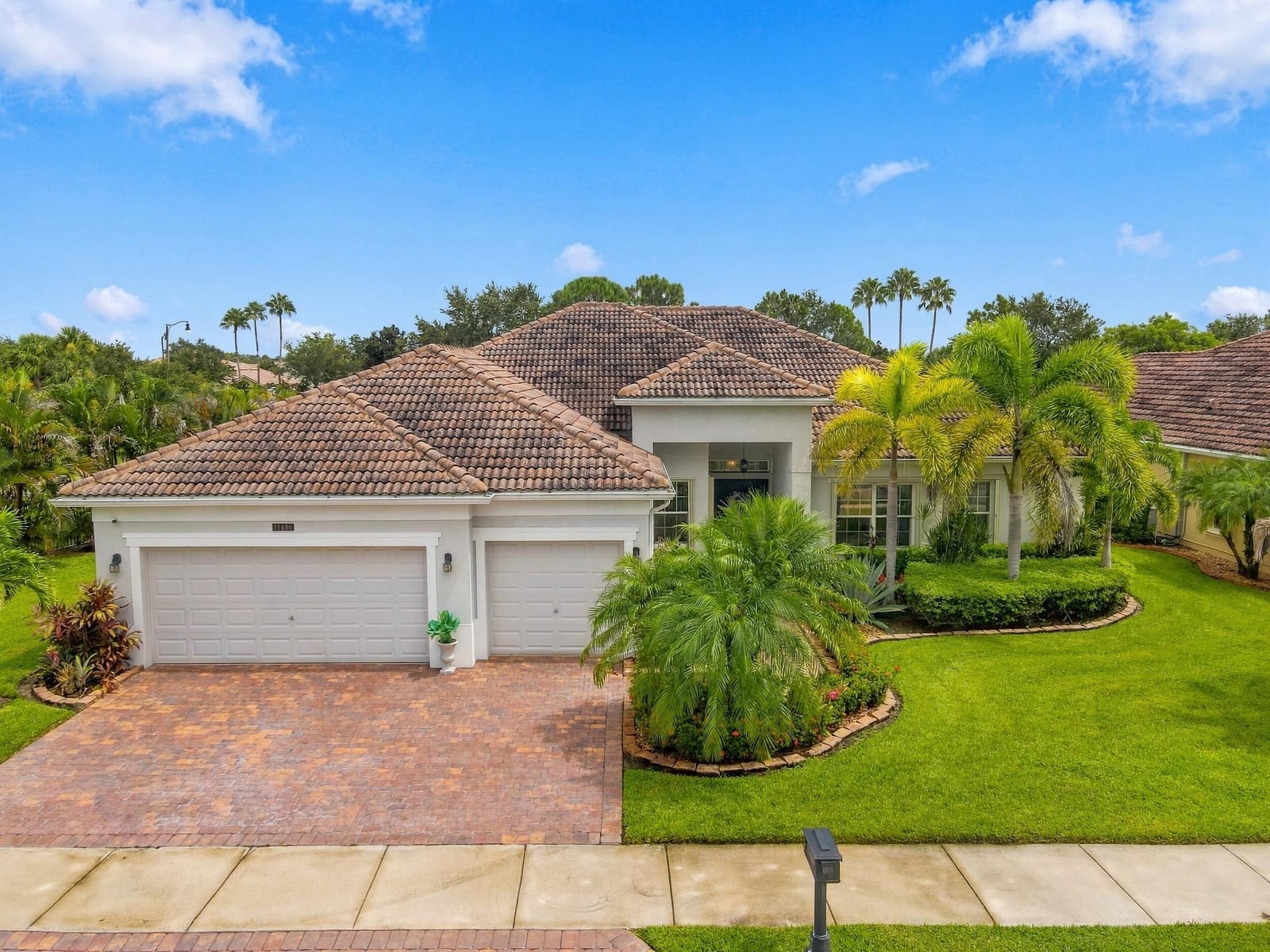 11490 SW AVENTINO Drive — photo 1