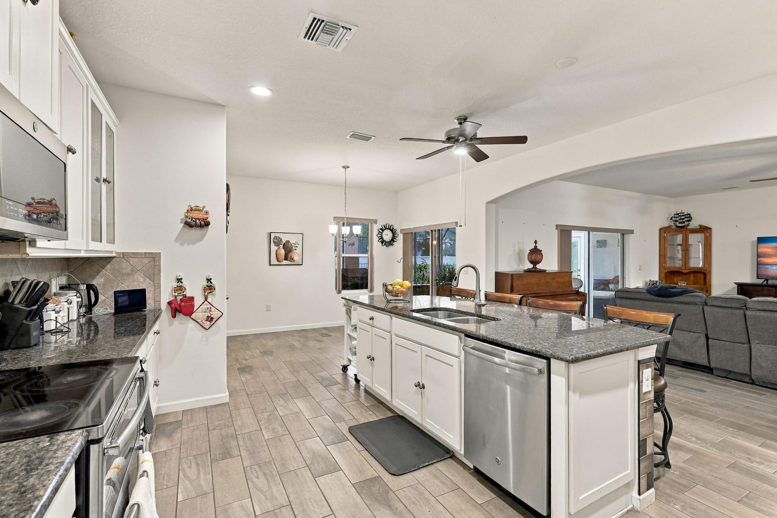 11490 SW AVENTINO Drive, Port St. Lucie, FL 34987 photo 23