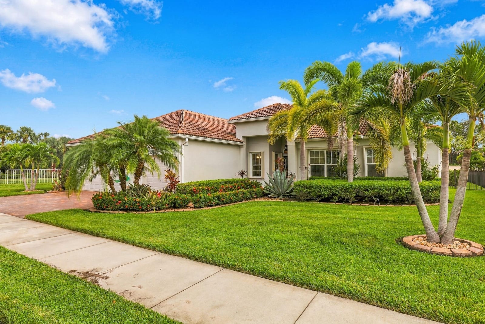11490 SW AVENTINO Drive — photo 4
