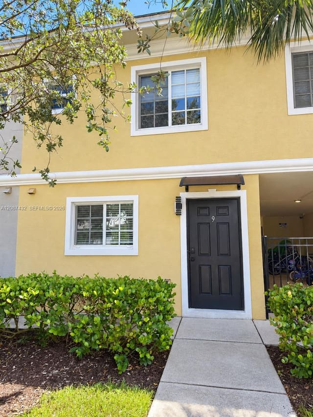 1000 Palm Trail 9, Delray Beach, FL 33483