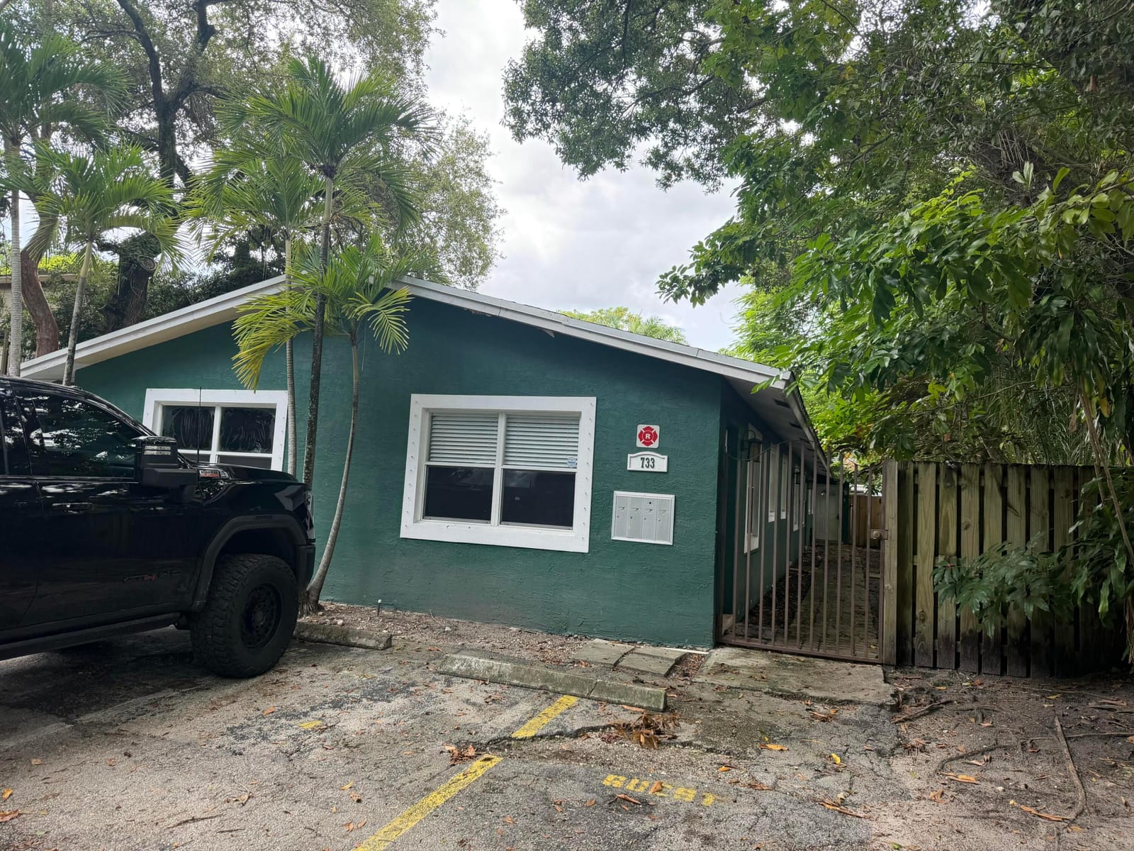 733 SW 13TH Avenue 3 — photo 4