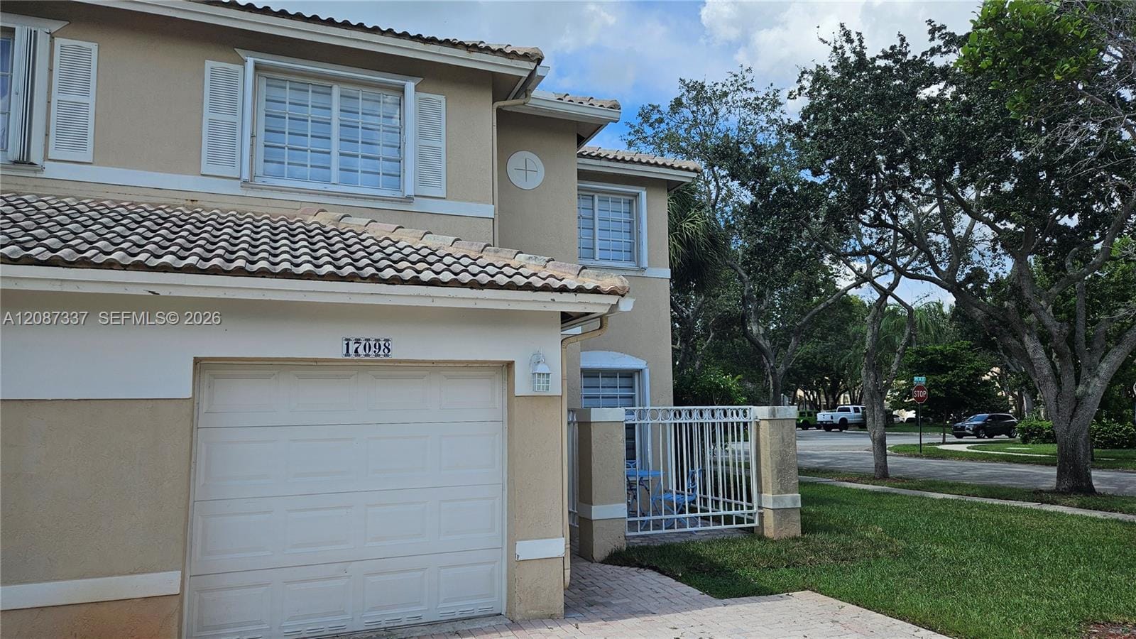 17098 NW 22nd Street ., Pembroke Pines, FL 33028 photo 2