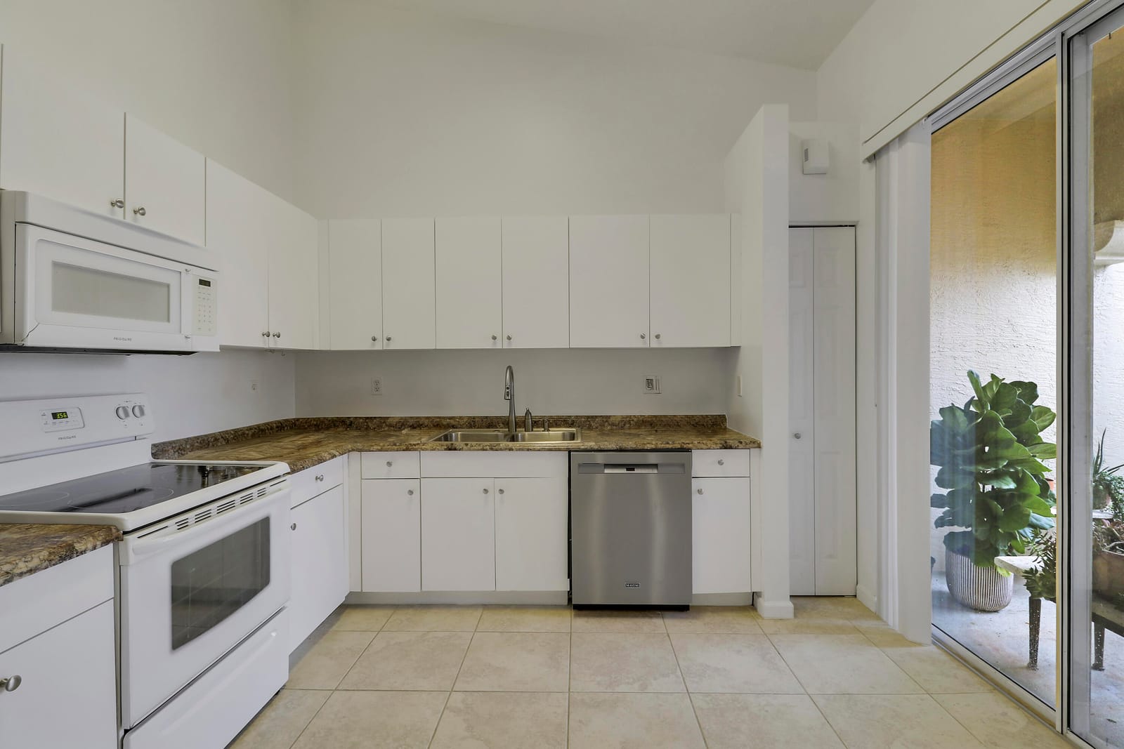 2193 BIG WOOD CAY, West Palm Beach, FL 33411 photo 1