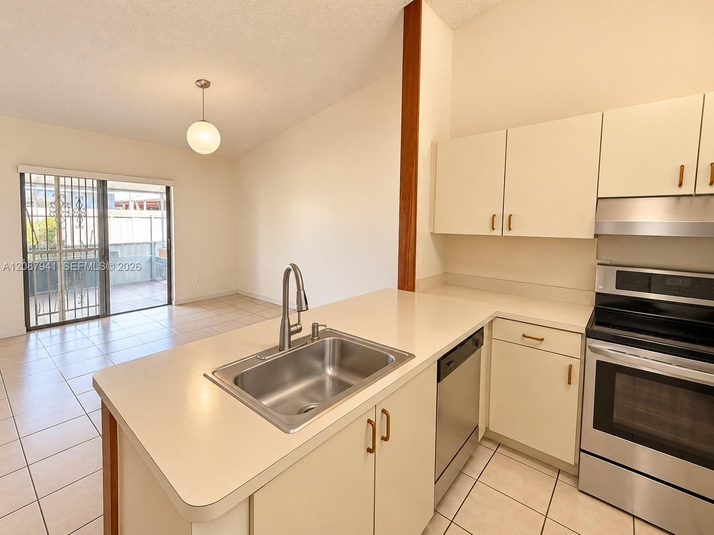 12796 NW 102 Court, Hialeah Gardens, FL 33018 photo 9