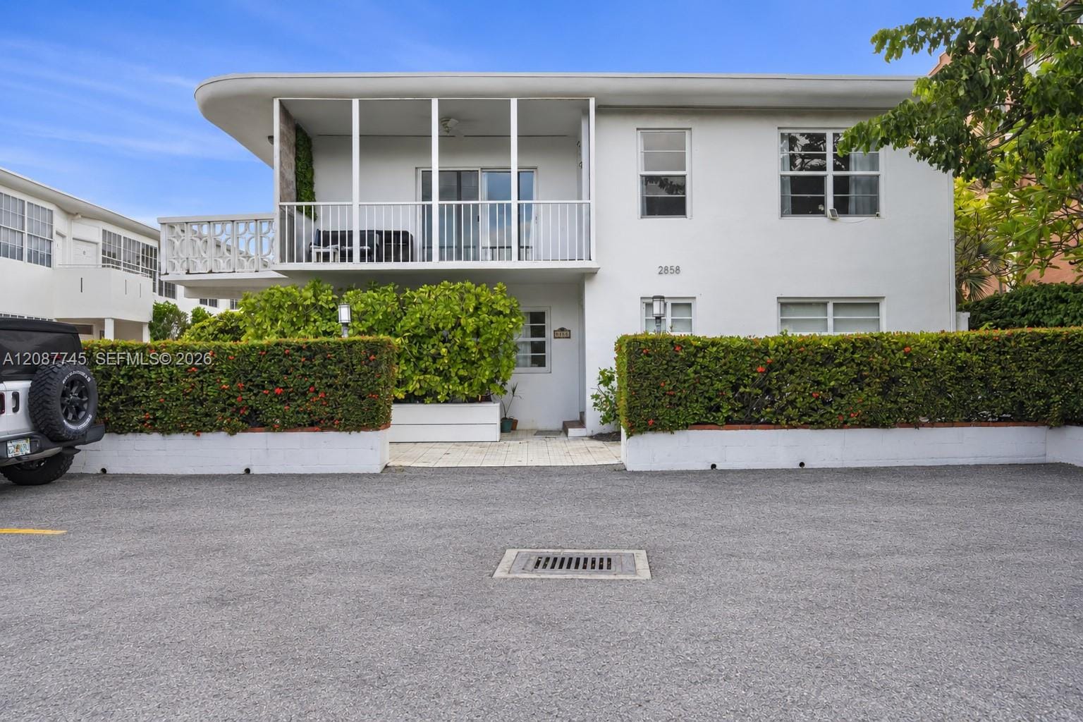 2858 Pine Tree Drive 5, Miami Beach, FL 33140 photo 1