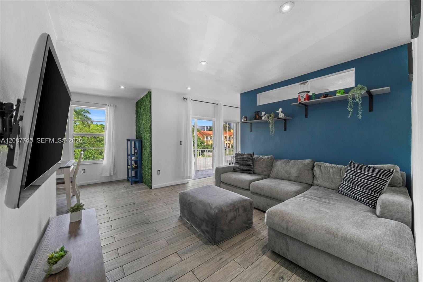 2858 Pine Tree Drive 5, Miami Beach, FL 33140 photo 3
