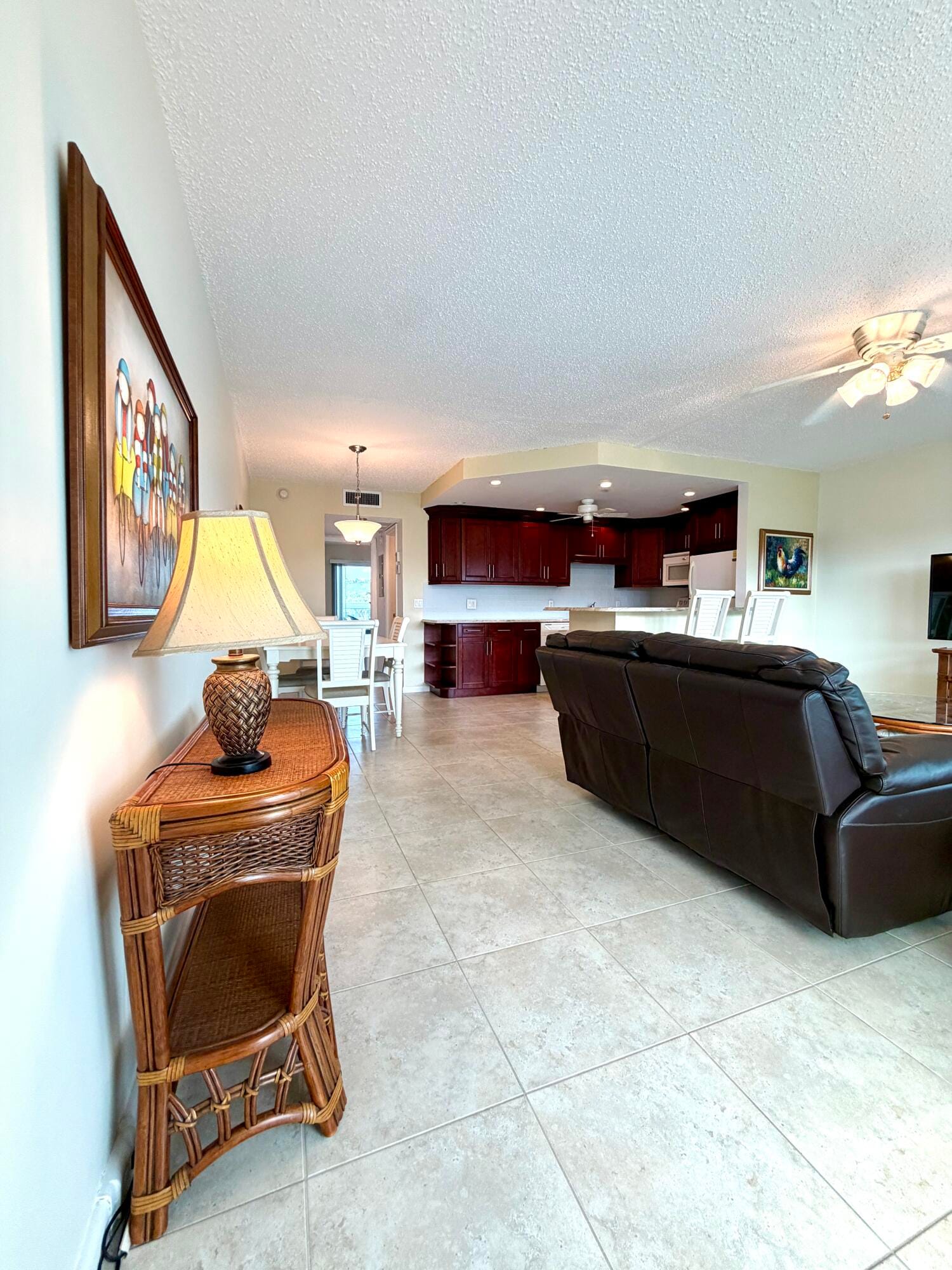 4104 Cambridge E 4104 — photo 3