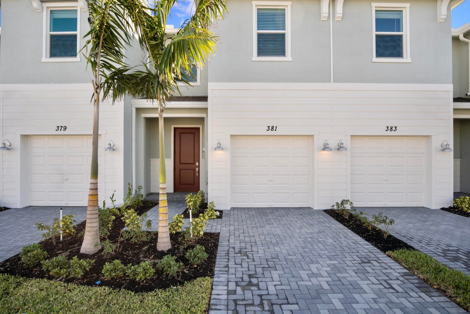 381 SE CROSSOAK Lane