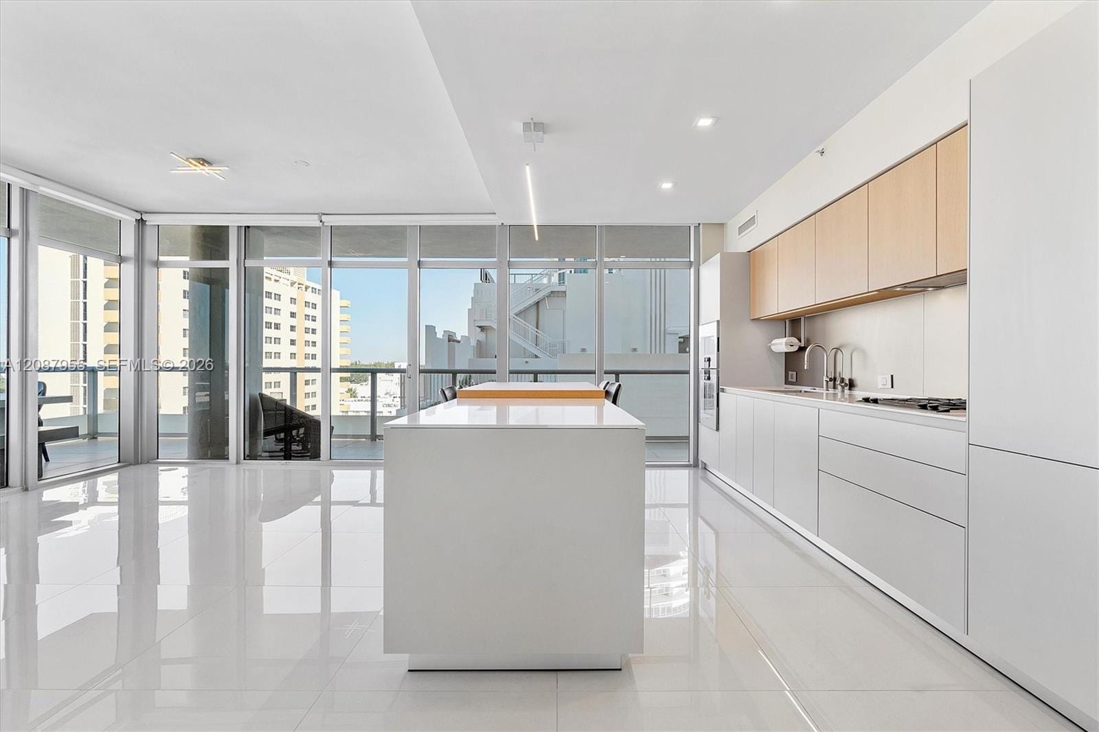 3737 Collins Avenue S-804 — photo 7