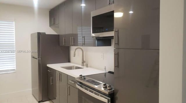 3766 SW 27th Terrace upstairs, Miami, FL 33134