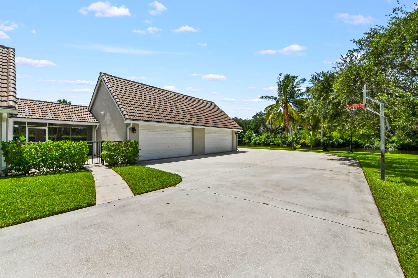 5703 Lago Del Sol Drive, Lake Worth, FL 33449 photo 8