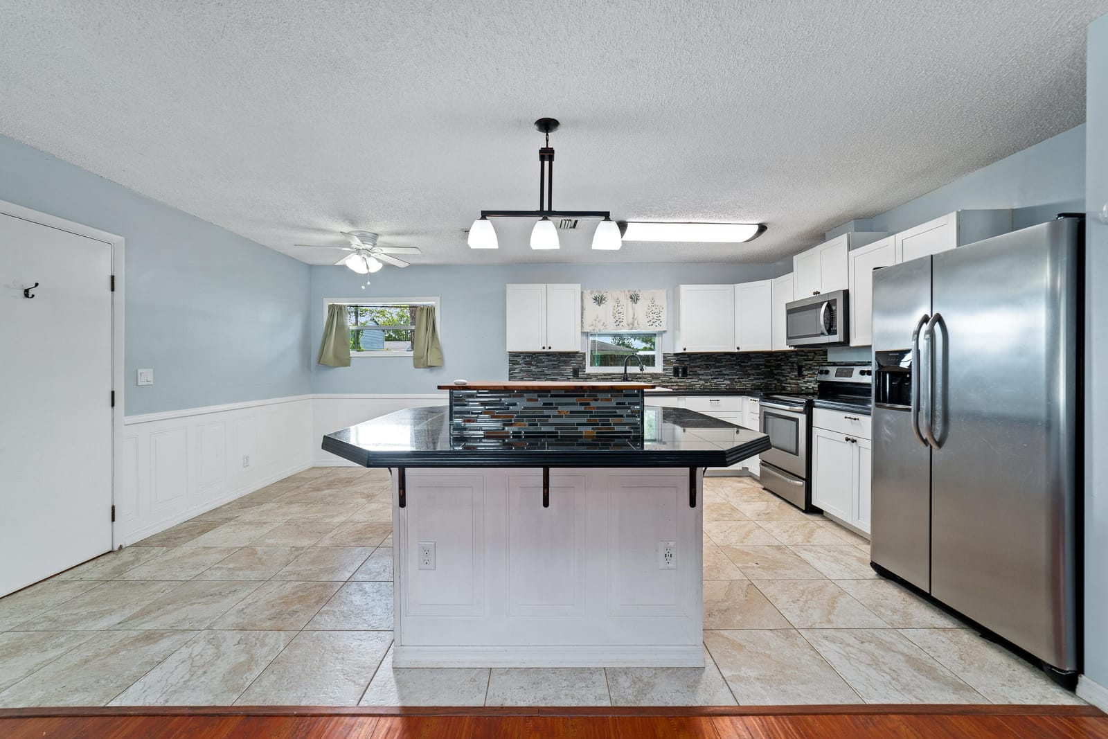 2175 18th Avenue SW — photo 4