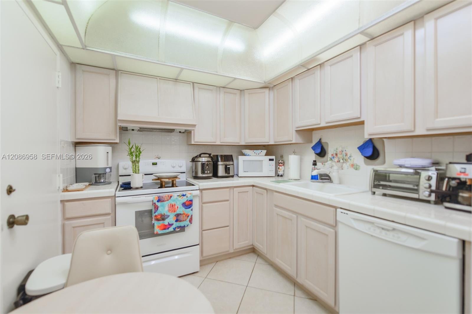 1950 S Ocean Drive 18B, Hallandale Beach, FL 33009 photo 17