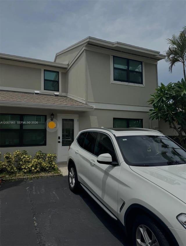 5185 Tennis Lane, Delray Beach, FL 33484