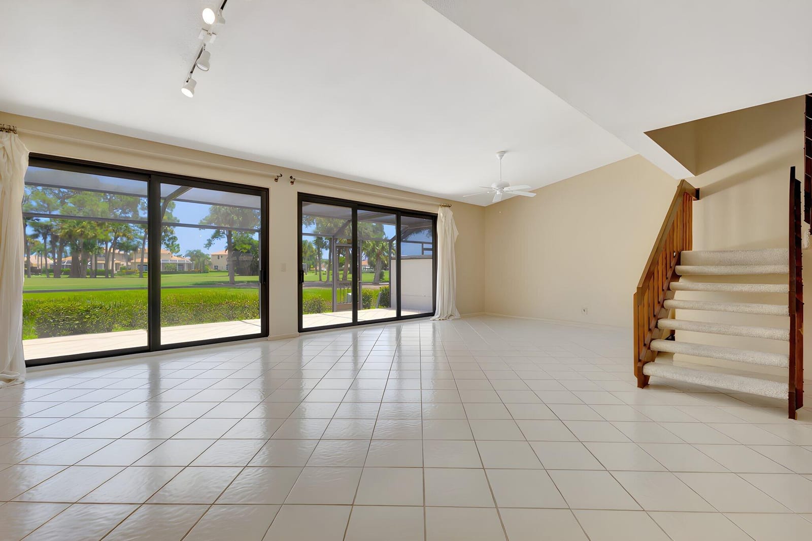 527 Prestwick Circle — photo 11