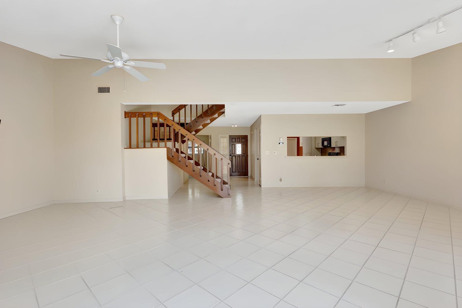 527 Prestwick Circle, Palm Beach Gardens, FL 33418 photo 13