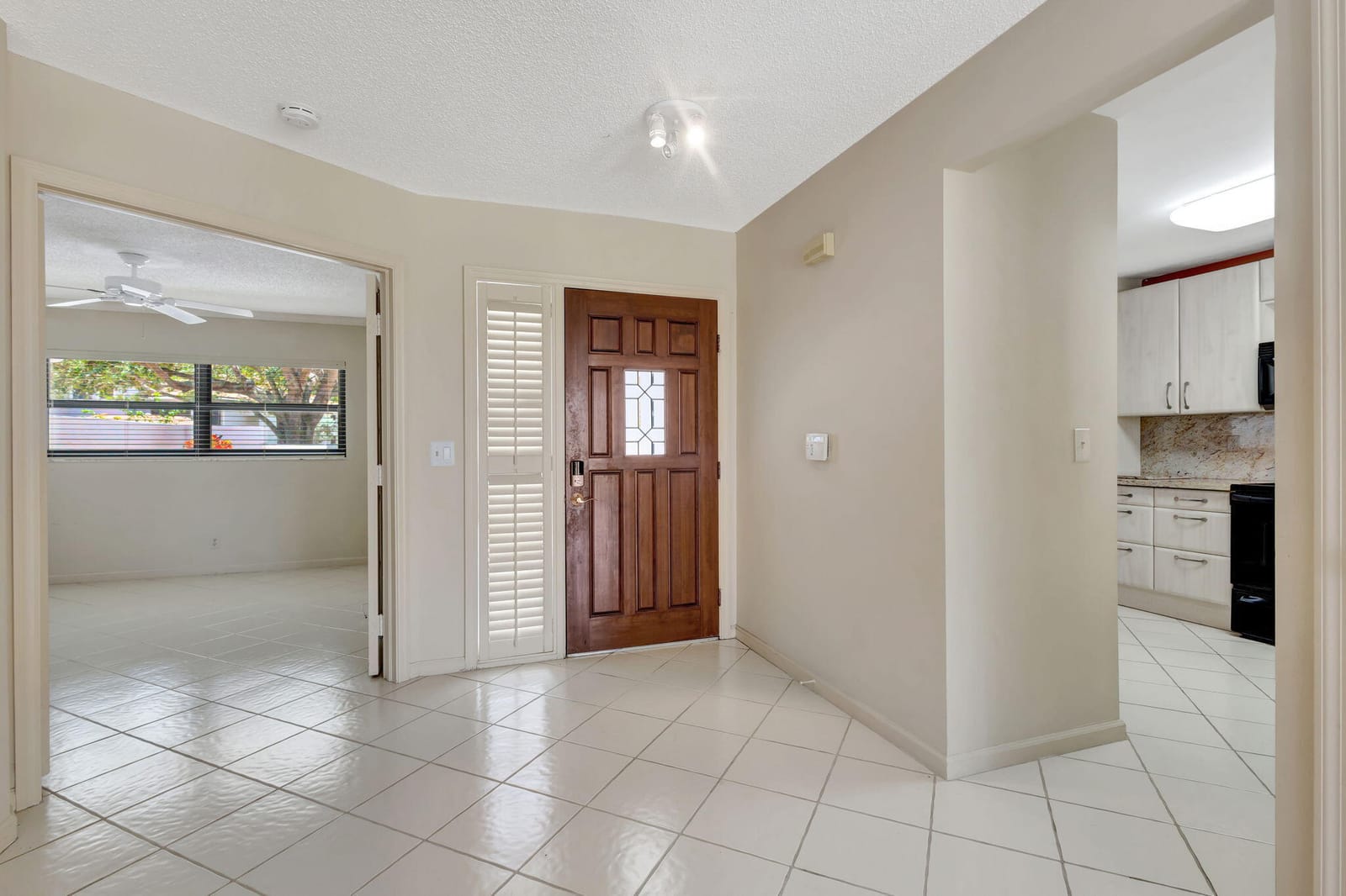 527 Prestwick Circle — photo 8
