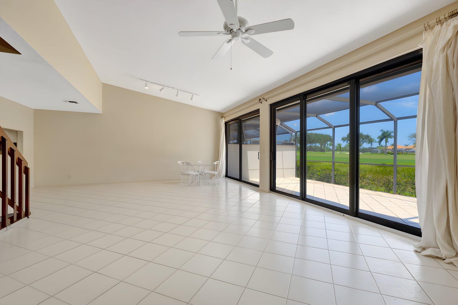 527 Prestwick Circle — photo 10