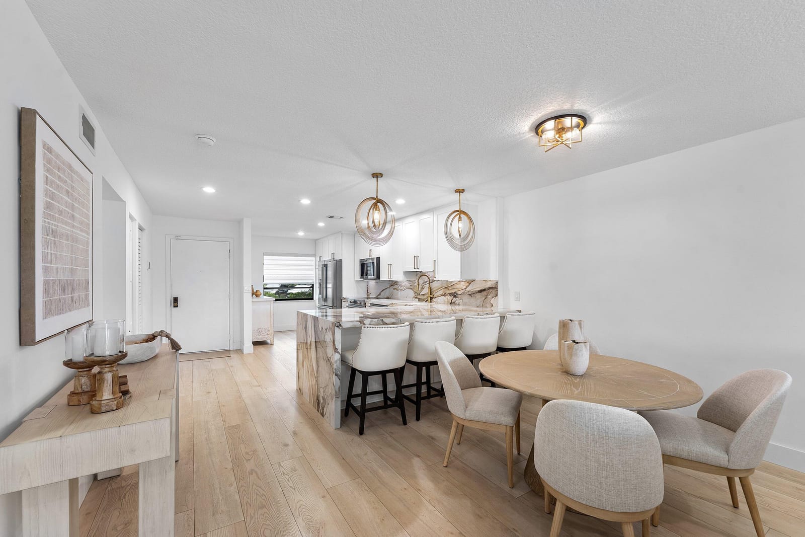 11 SOUTHPORT Lane E — photo 3