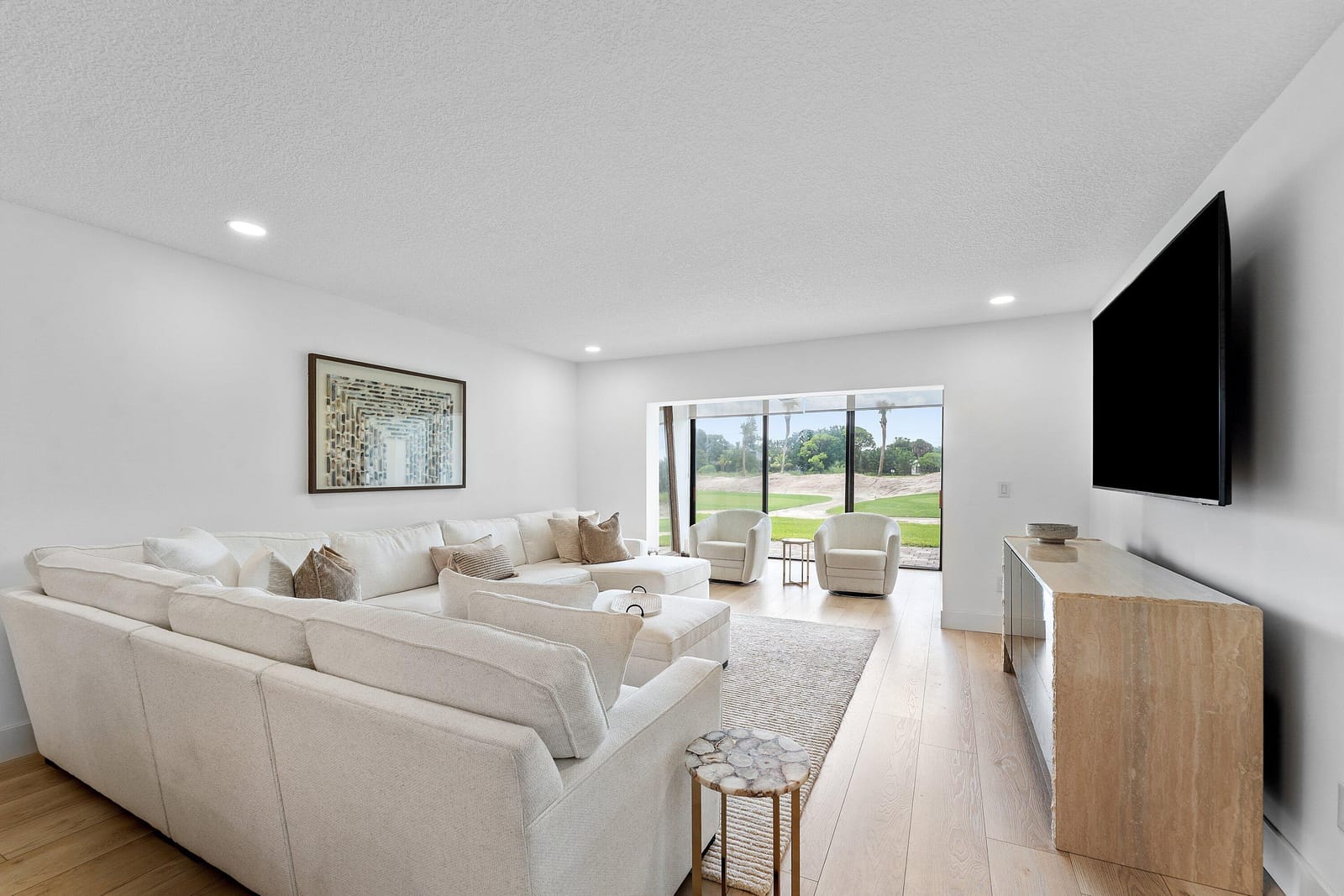 11 SOUTHPORT Lane E — photo 4