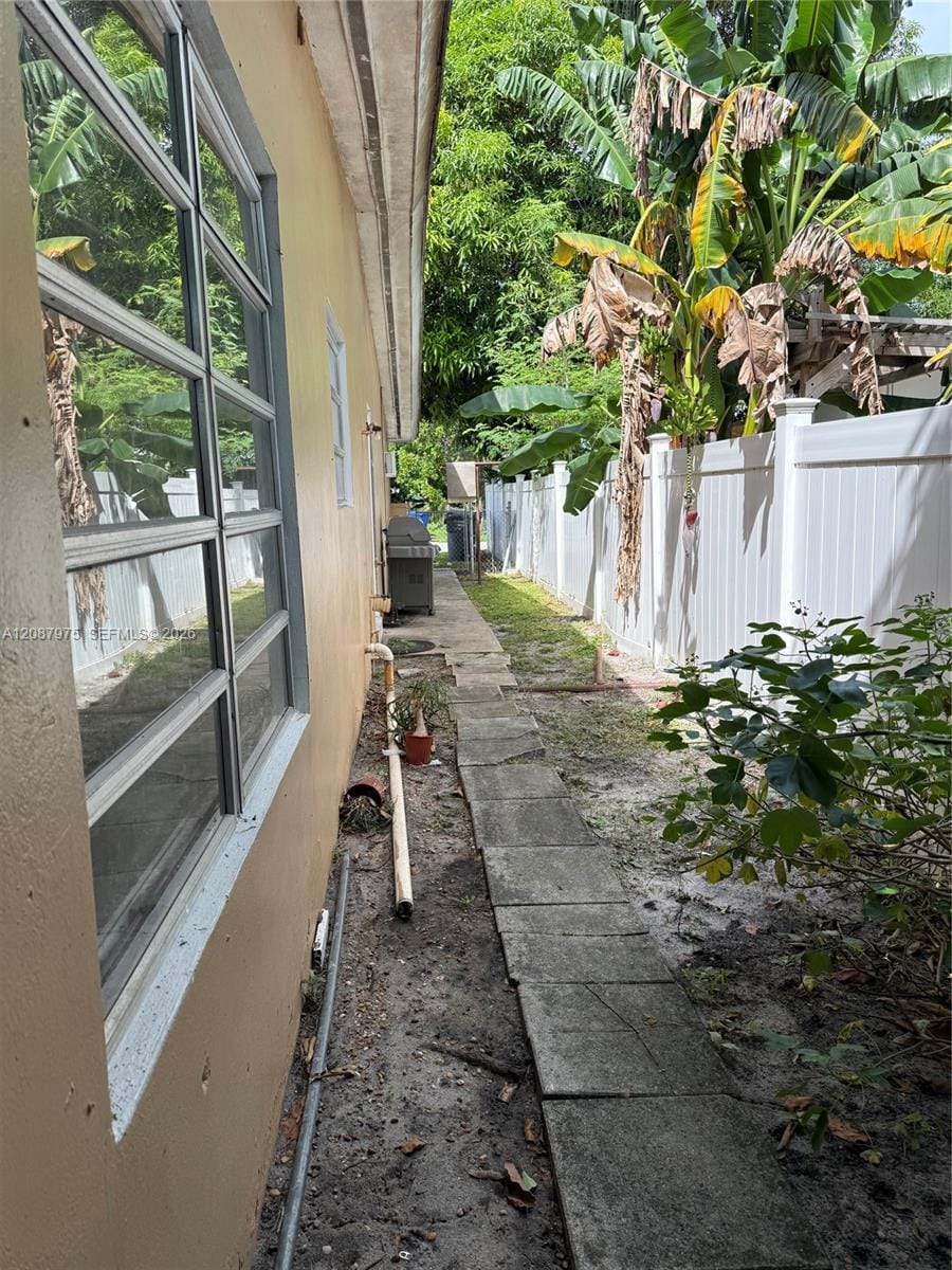 1409 S 24th Terrace, Hollywood, FL 33020 photo 15