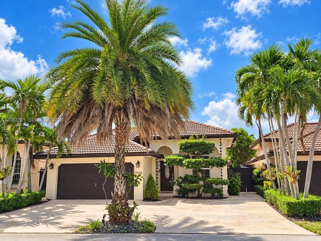 15524 SW 35th Terrace, Miami, FL 33185