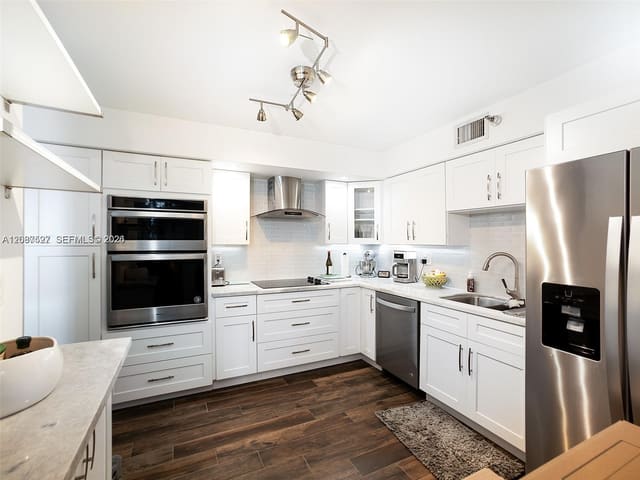 3500 Mystic Pointe Drive 1607, Aventura, FL 33180