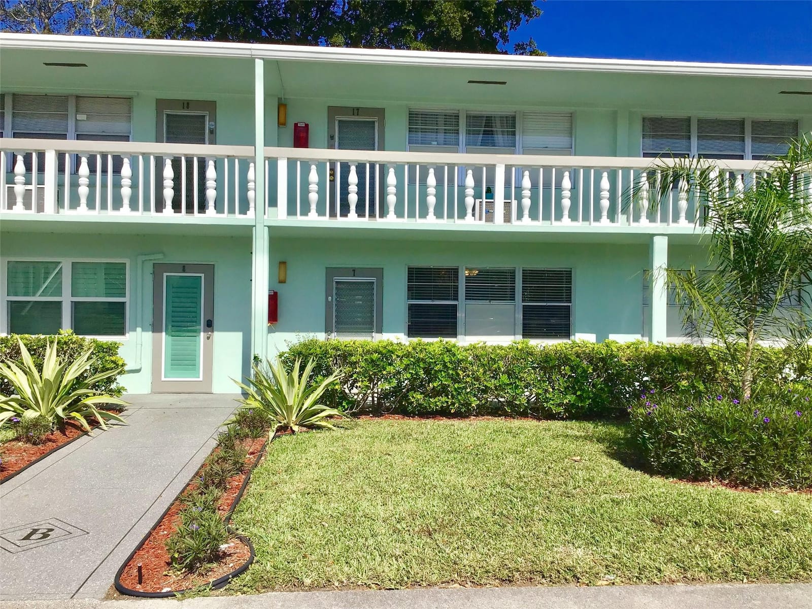 7 Oakridge B 7, Deerfield Beach, FL 33442 photo 2