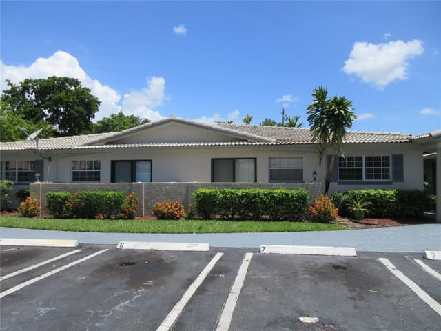 8601 NW 35TH Street 11, Coral Springs, FL 33065
