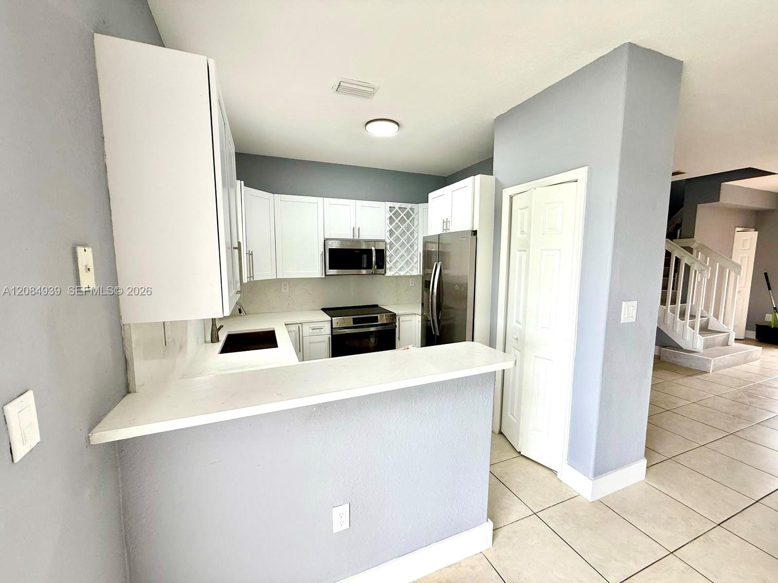 2869 SE 15th Road 70 — photo 1