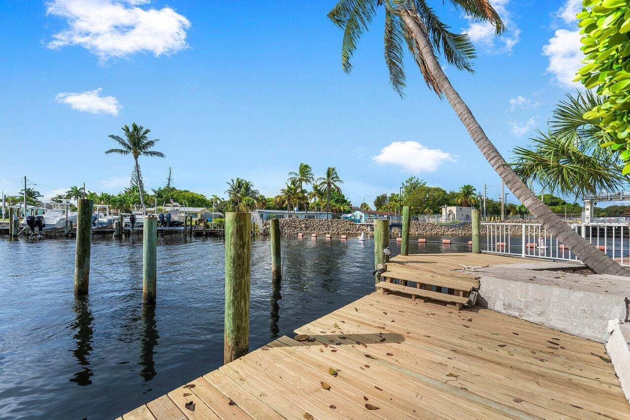 638 Shore Drive, Boynton Beach, FL 33435 photo 4