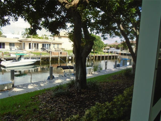 3165 NE 48TH Court 110, Lighthouse Point, FL 33064