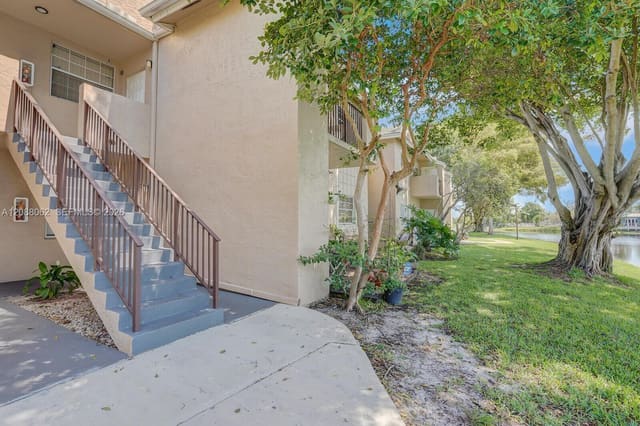 1971 NW 96th Terrace 9K, Pembroke Pines, FL 33024