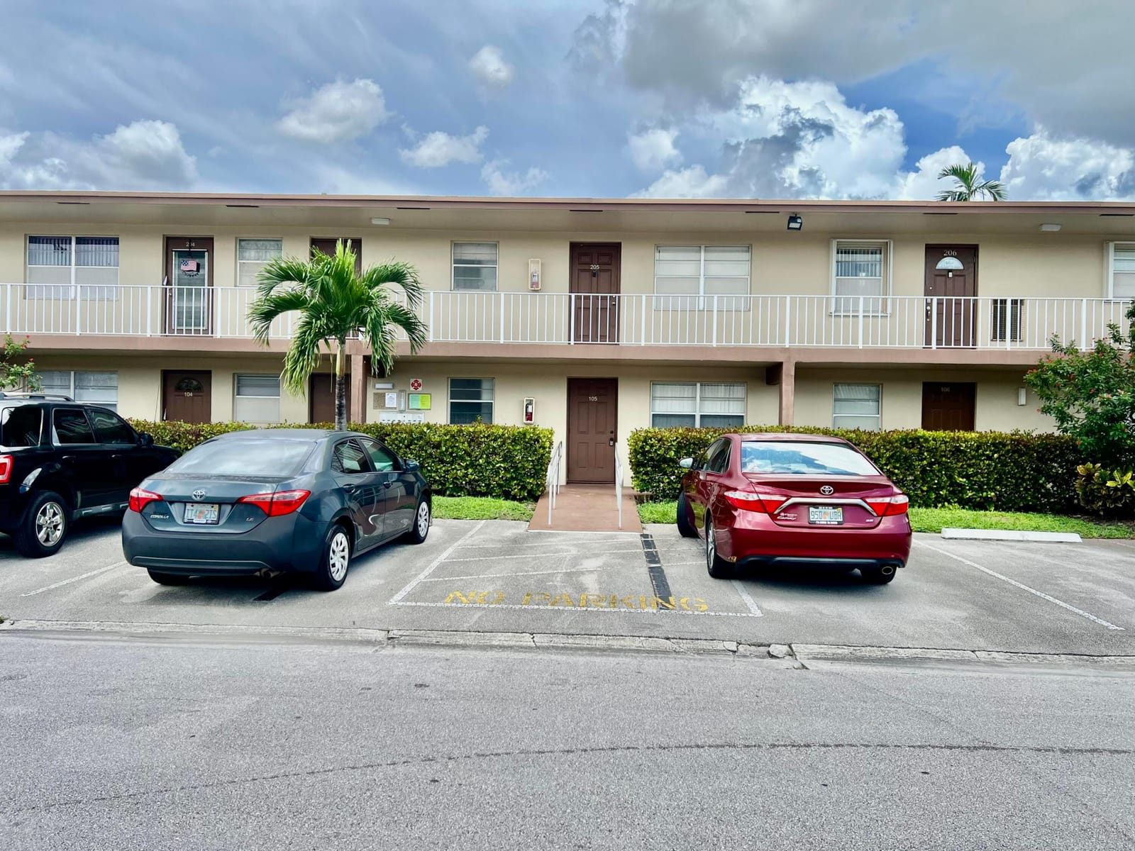 7205 NW 5TH Place 105 — photo 1