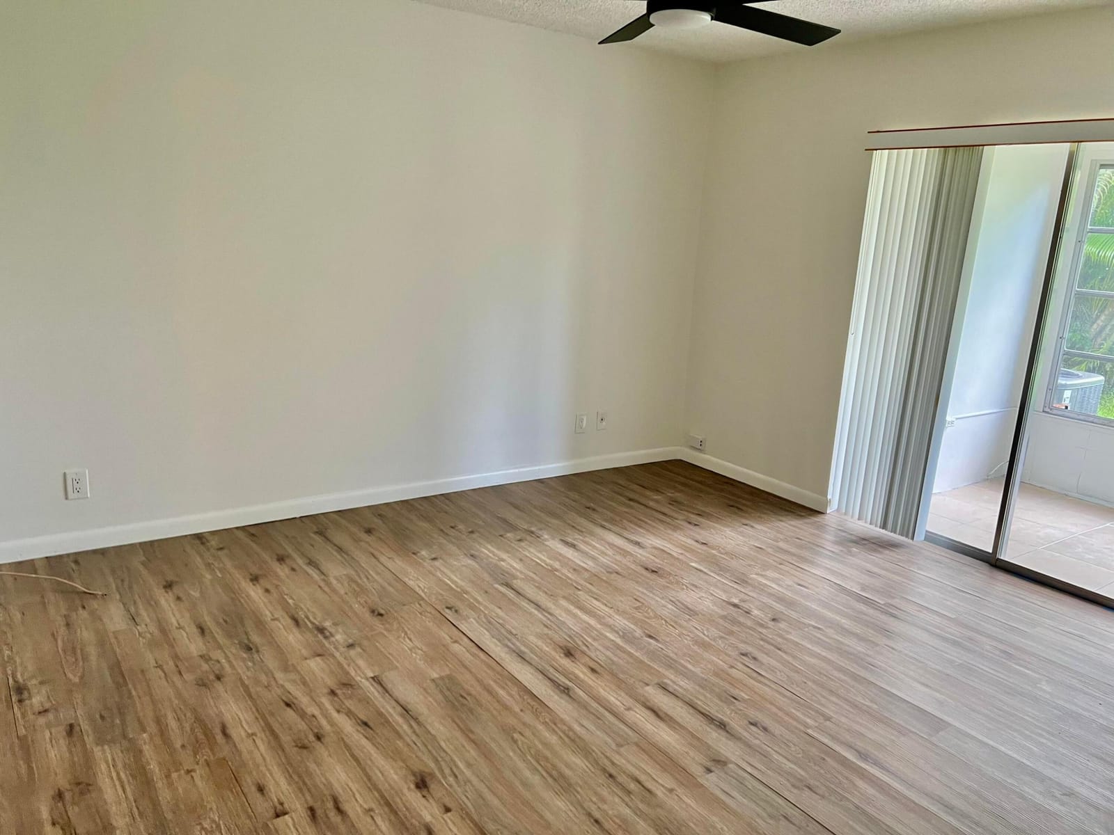 7205 NW 5TH Place 105 — photo 11