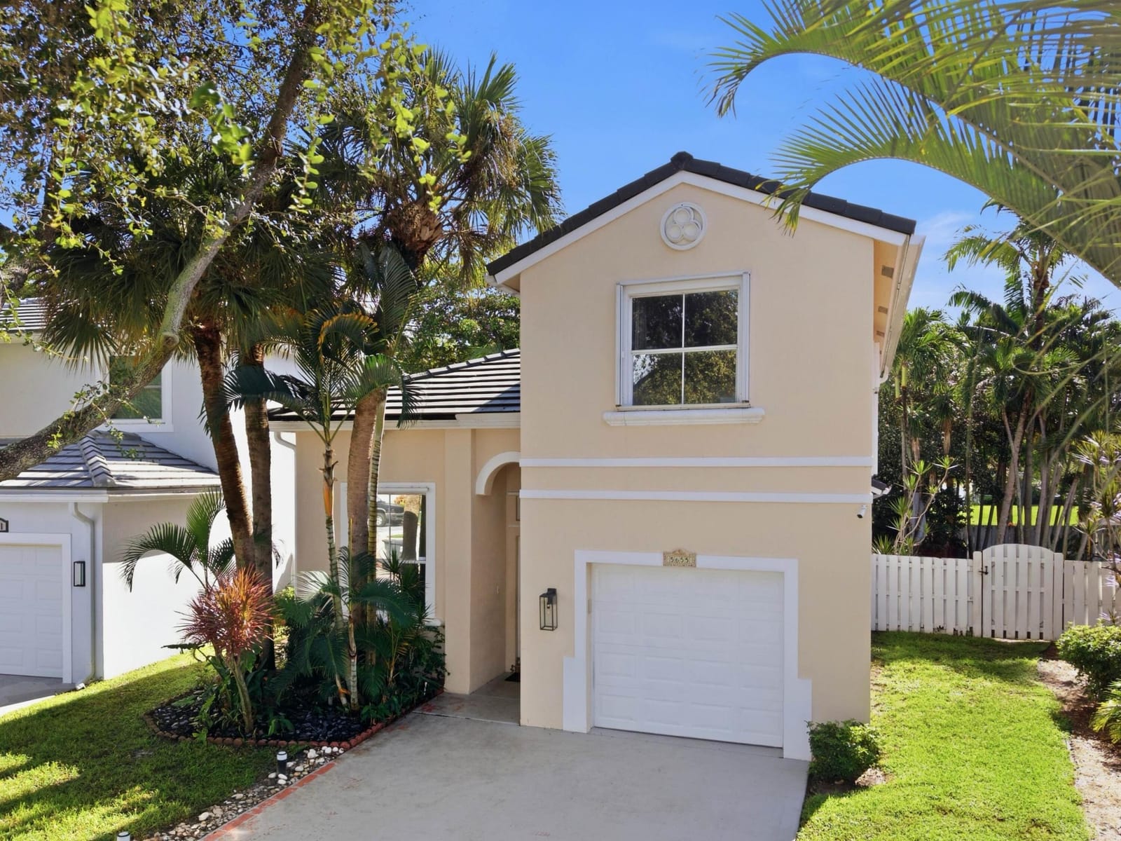 5655 LA QUINTA Court, Lake Worth, FL 33463 photo 9