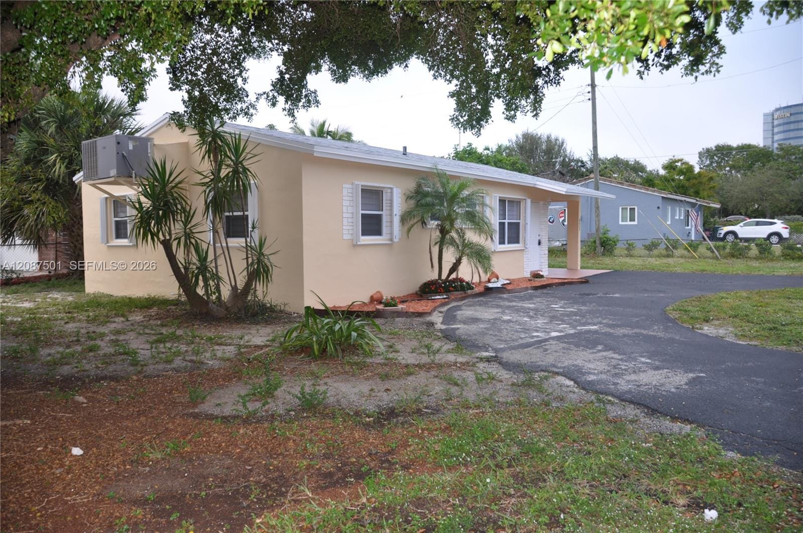 571 NE 61st Street, Oakland Park, FL 33334 photo 2