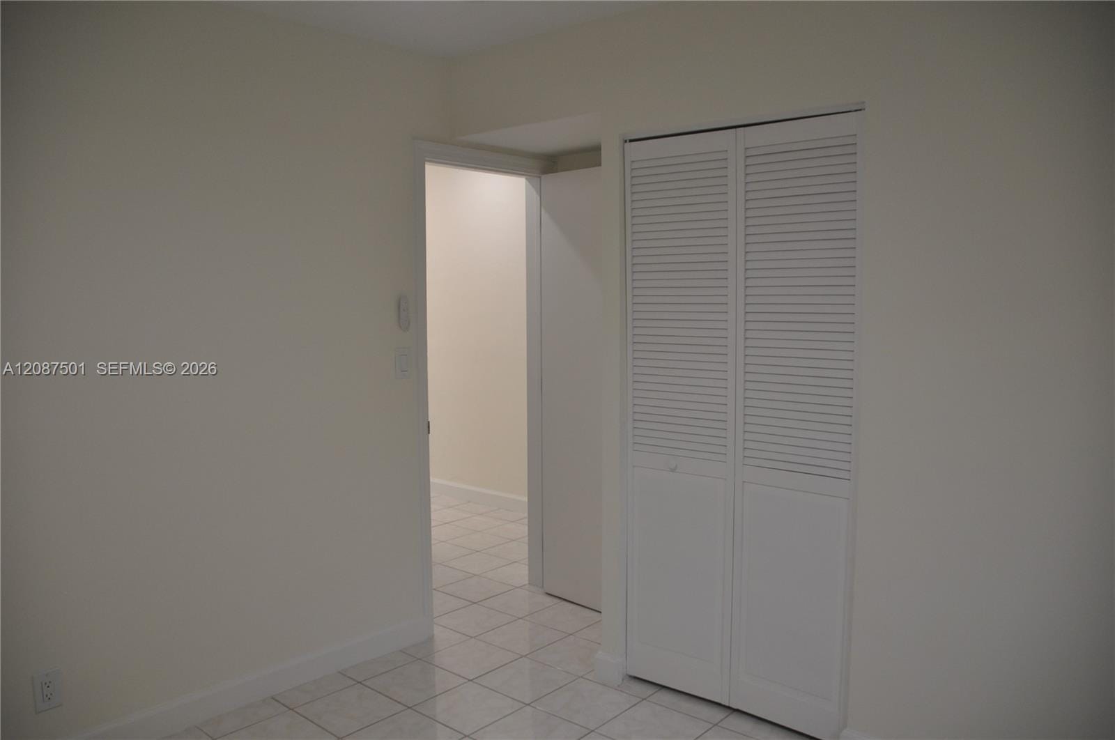 571 NE 61st Street, Oakland Park, FL 33334 photo 6