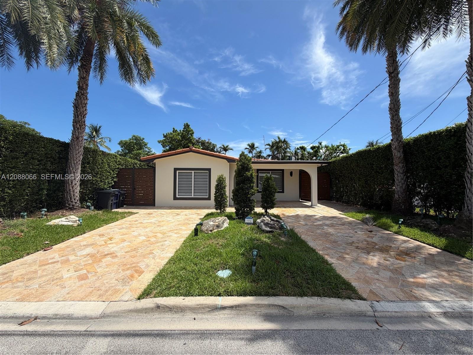 9341 Dickens Avenue — photo 2