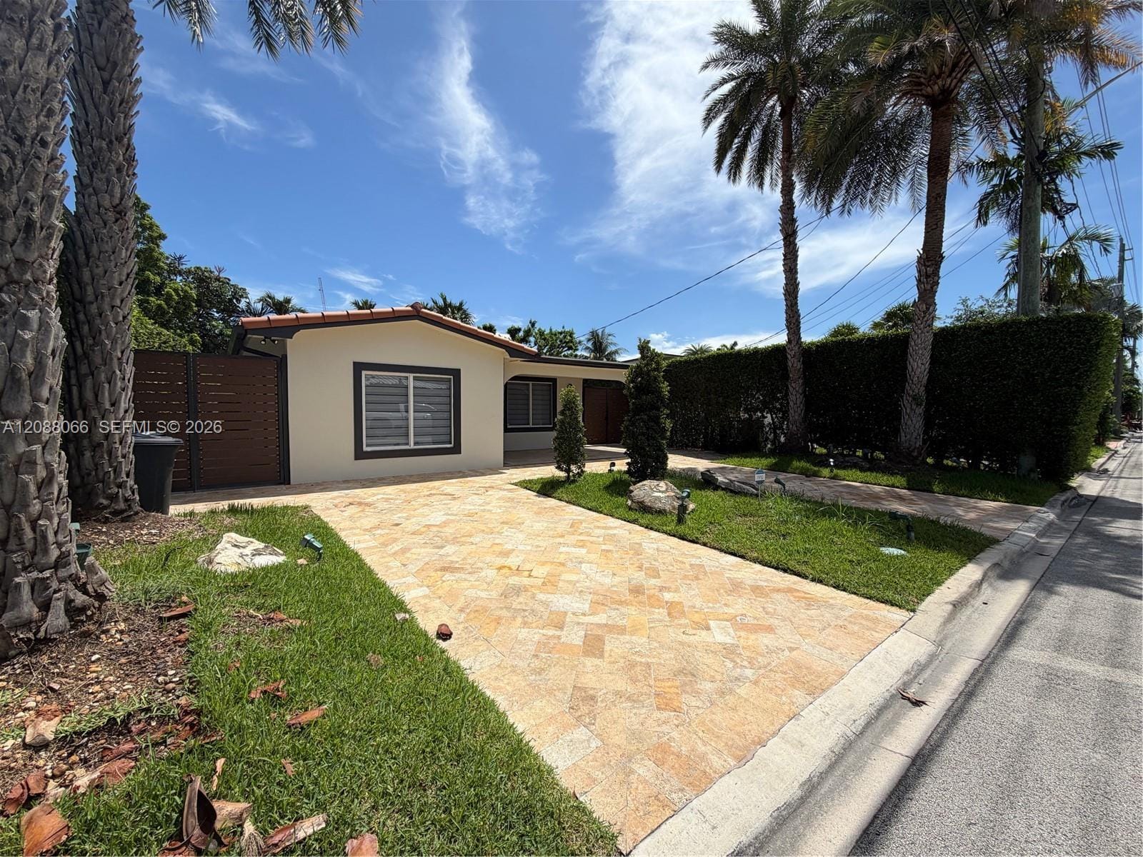 9341 Dickens Avenue — photo 3