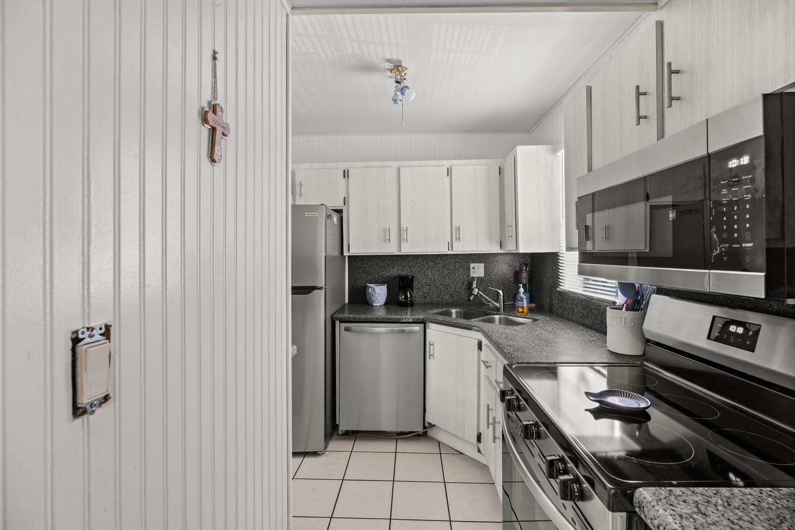 1917 SW Palm City Road Apt g, Stuart, FL 34994 photo 5