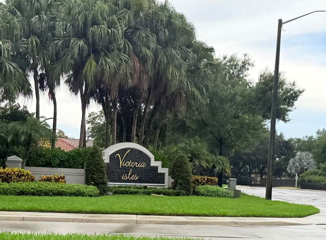 5738 NW 48TH Avenue, Coconut Creek, FL 33073