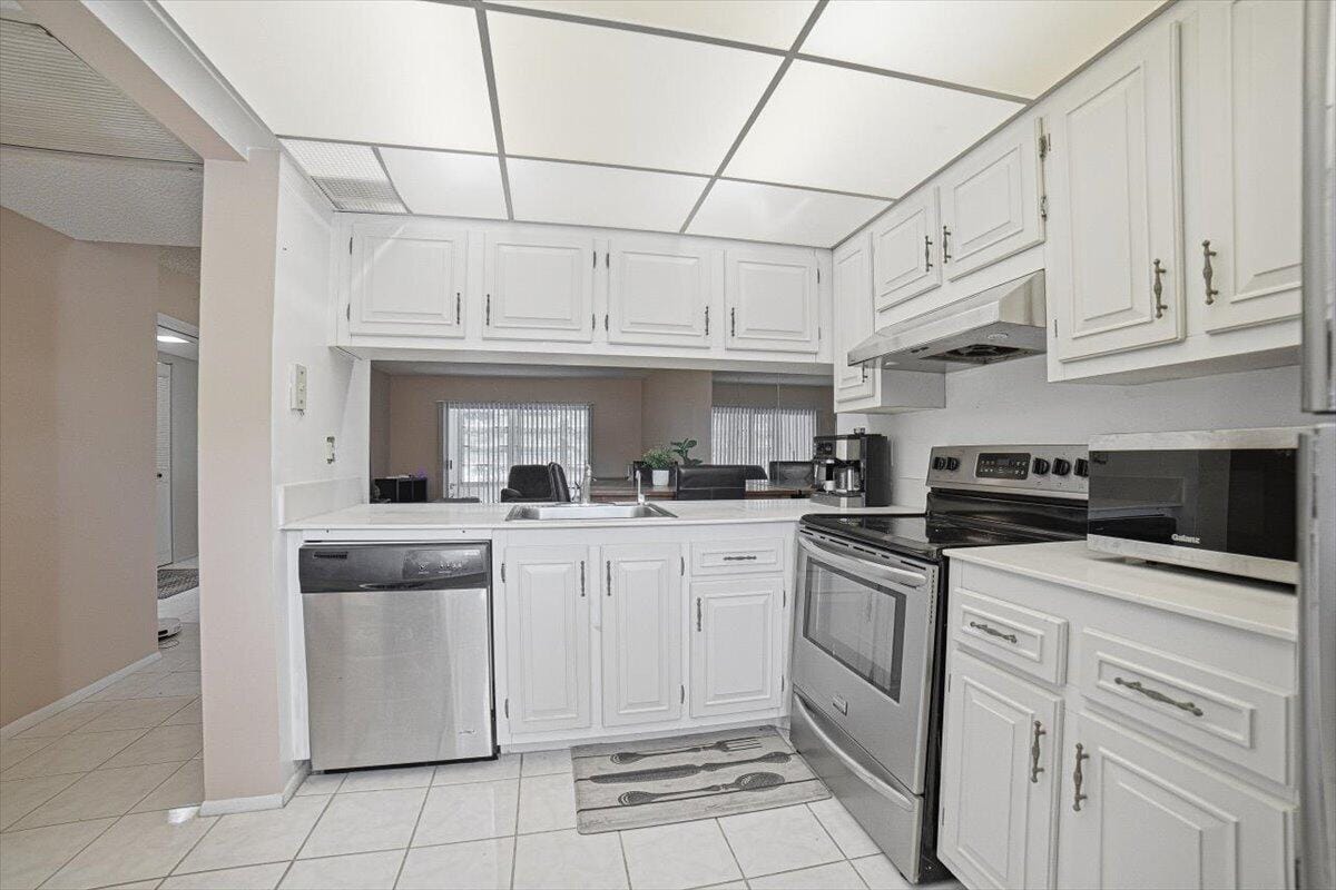 4602 MARTINIQUE Way A2 — photo 5