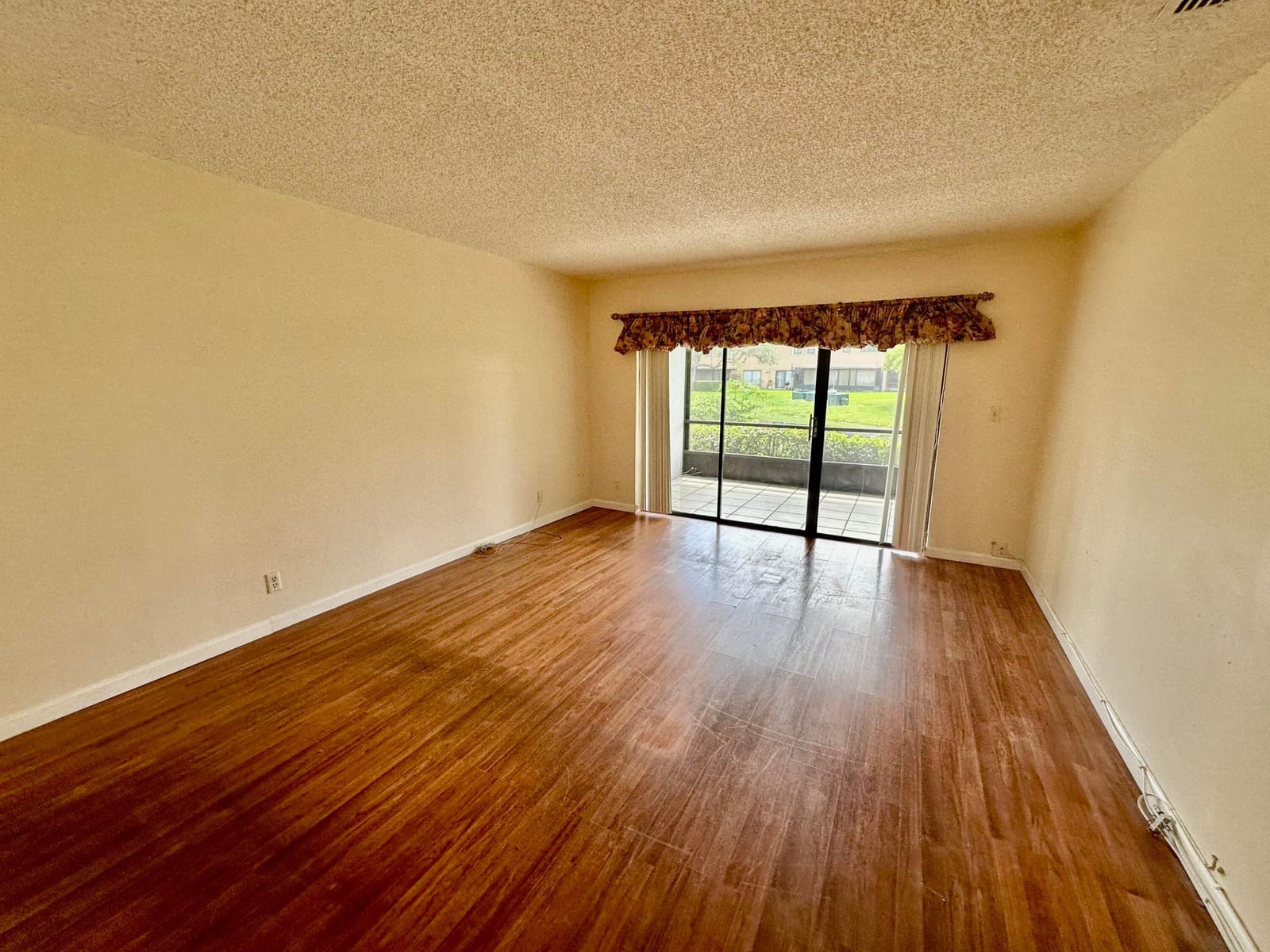 305 Lakeside Court, Sunrise, FL 33326 photo 15