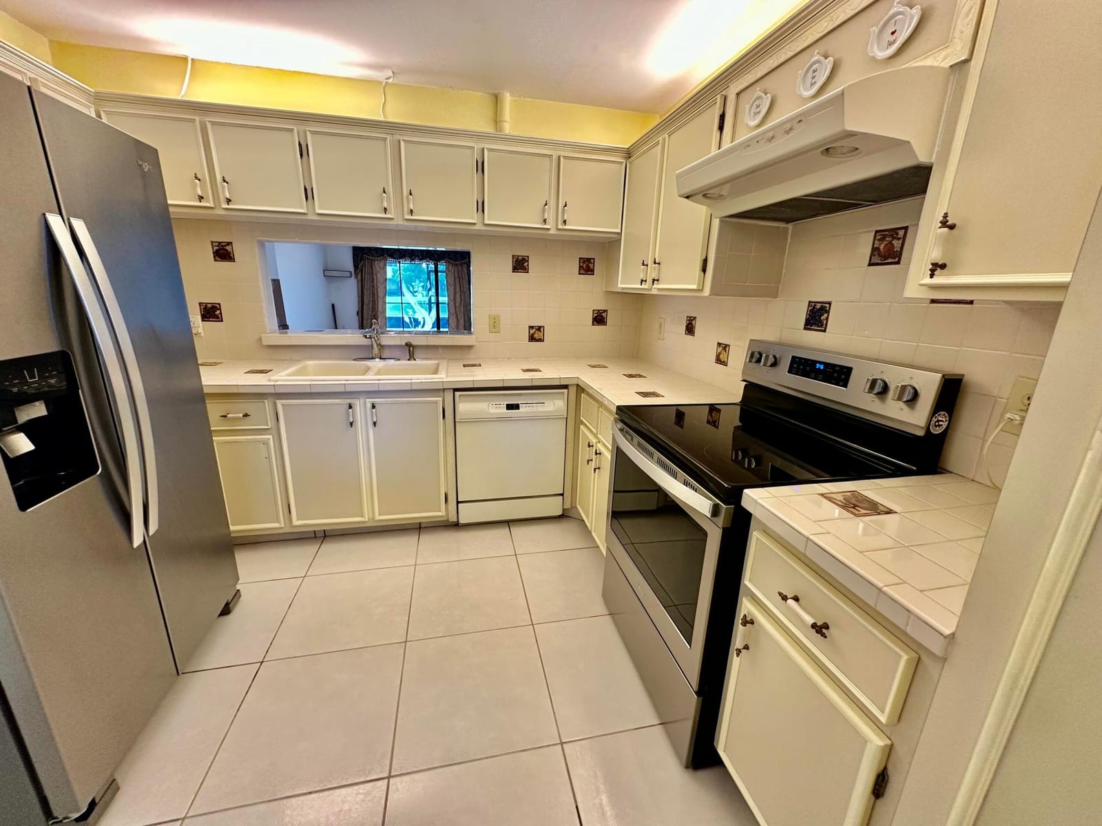 305 Lakeside Court, Sunrise, FL 33326 photo 24