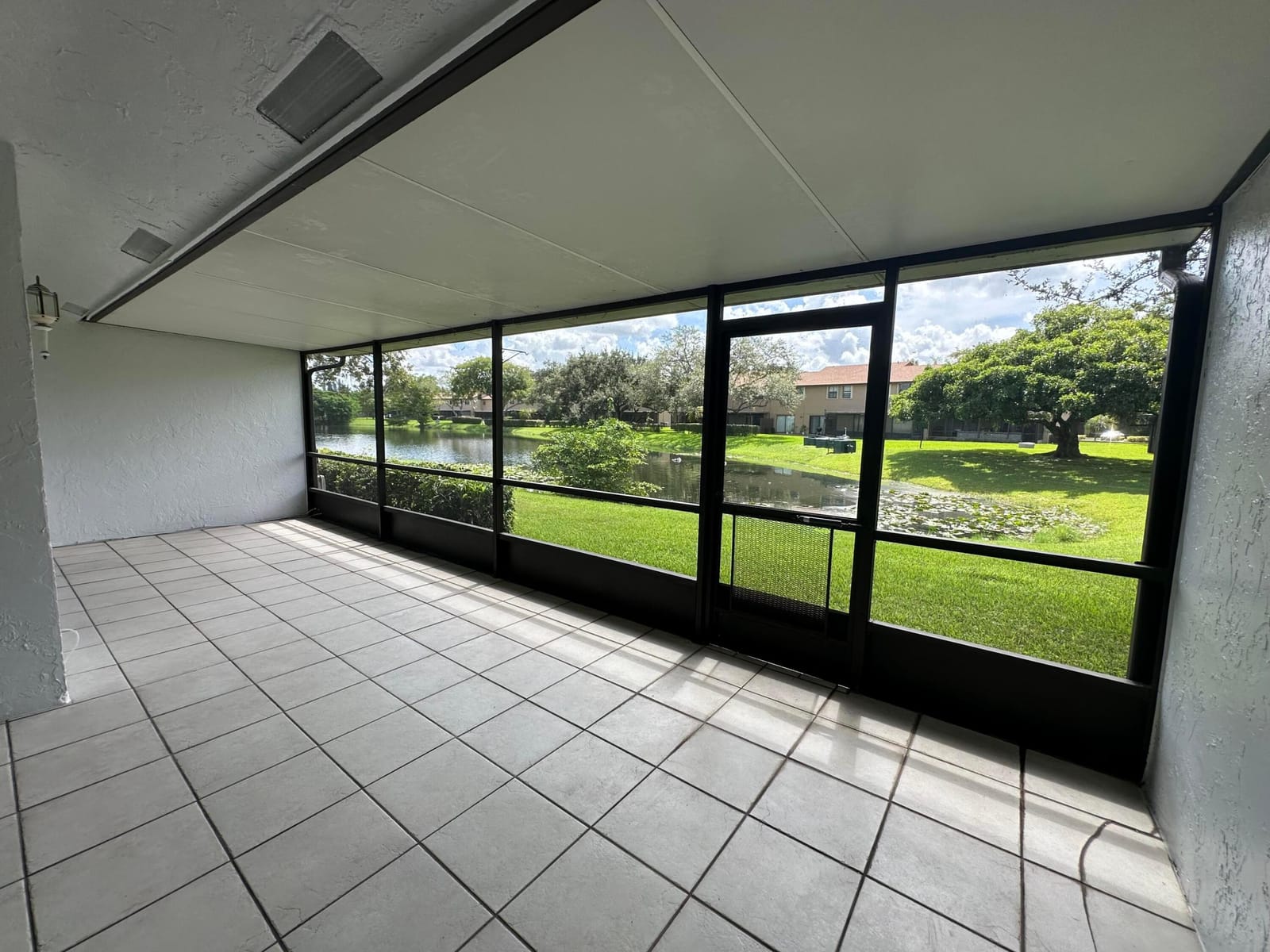 305 Lakeside Court, Sunrise, FL 33326 photo 26