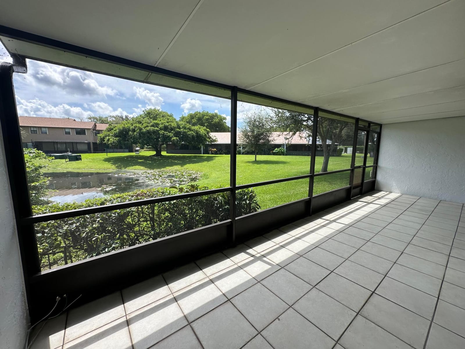 305 Lakeside Court, Sunrise, FL 33326 photo 27